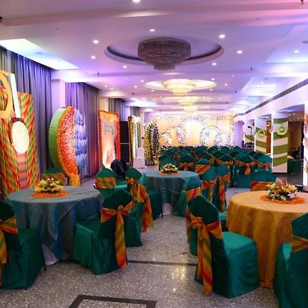 Hotel Krishna Palace Ayodhya Ngoại thất bức ảnh