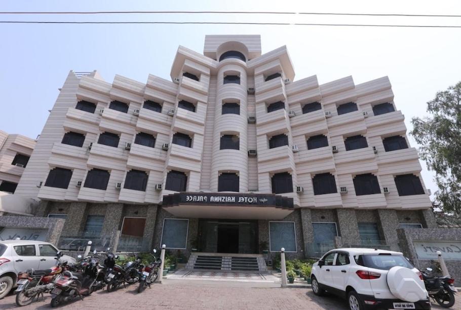 Hotel Krishna Palace Ayodhya Ngoại thất bức ảnh