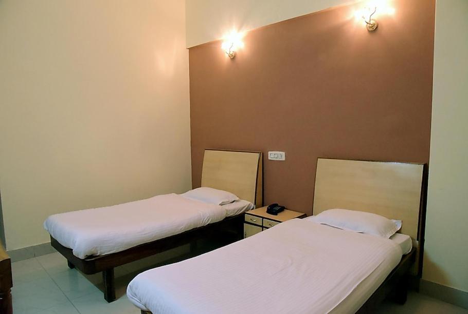 Hotel Krishna Palace Ayodhya Ngoại thất bức ảnh