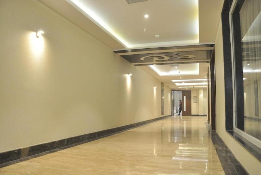 Hotel Krishna Palace Ayodhya Ngoại thất bức ảnh