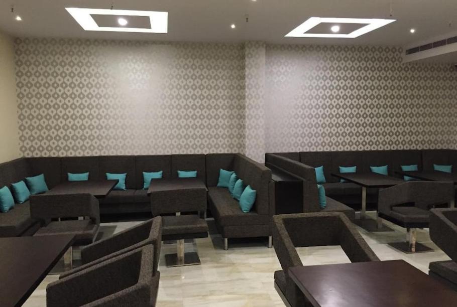 Hotel Krishna Palace Ayodhya Ngoại thất bức ảnh